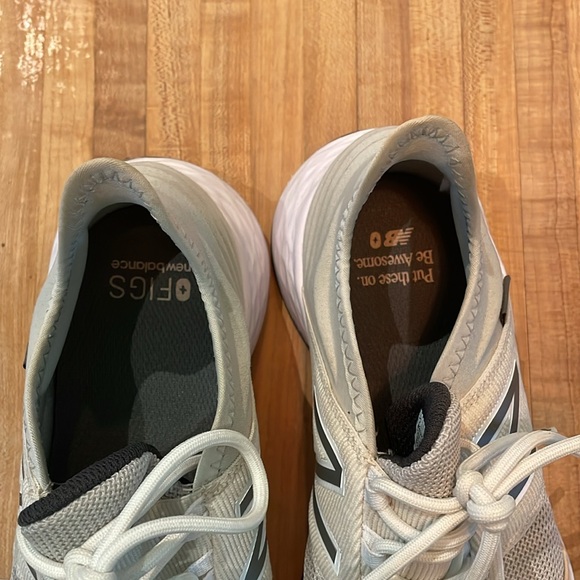 Women’s New Balance +Figs running shoes - Picture 6 of 8